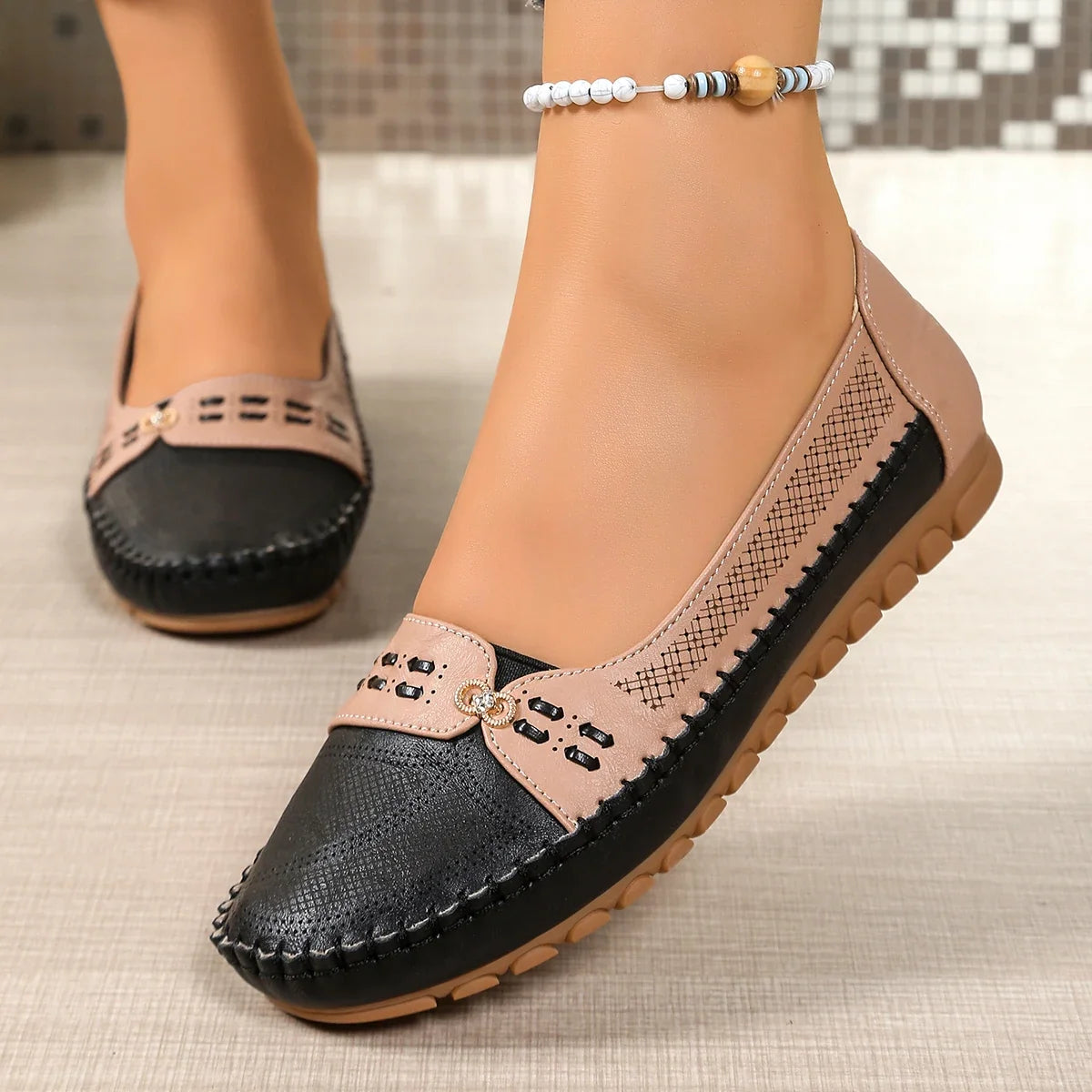 goreyodoly Women Slip On Loafers Wide Fit Comfortable Flats Lightweight Breathable Colorblock Shoes Chain Detail Durable Rubber