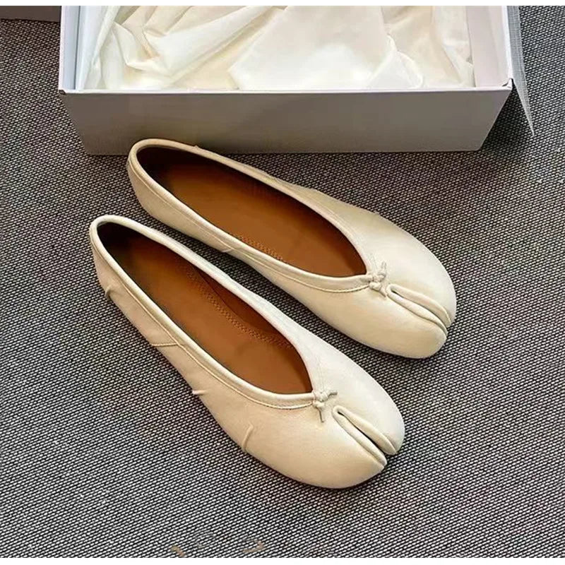 Split Toe Women Ballet Flats Fashion Tabi Shoes Casual Slip-on Loafers Ladies Pleated Leather Espadrilles Zapatillas Mujer