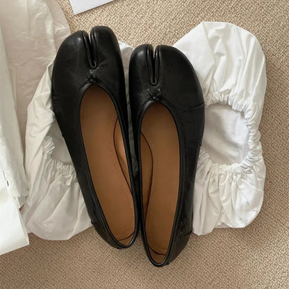 Split Toe Women Ballet Flats Fashion Tabi Shoes Casual Slip-on Loafers Ladies Pleated Leather Espadrilles Zapatillas Mujer