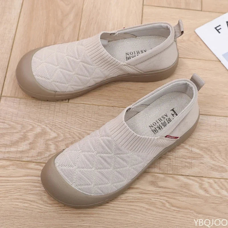 Spring and Autumn Fashion New Lightweight and Comfortable Women's Single Shoes with Soft Surface One Step Stepping Women's Shoes