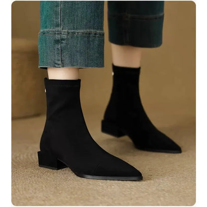 Plus-size women's boots 2025 winter fashion pointed-toe design short boots with zippers on the back, slim low-heeled nude boots