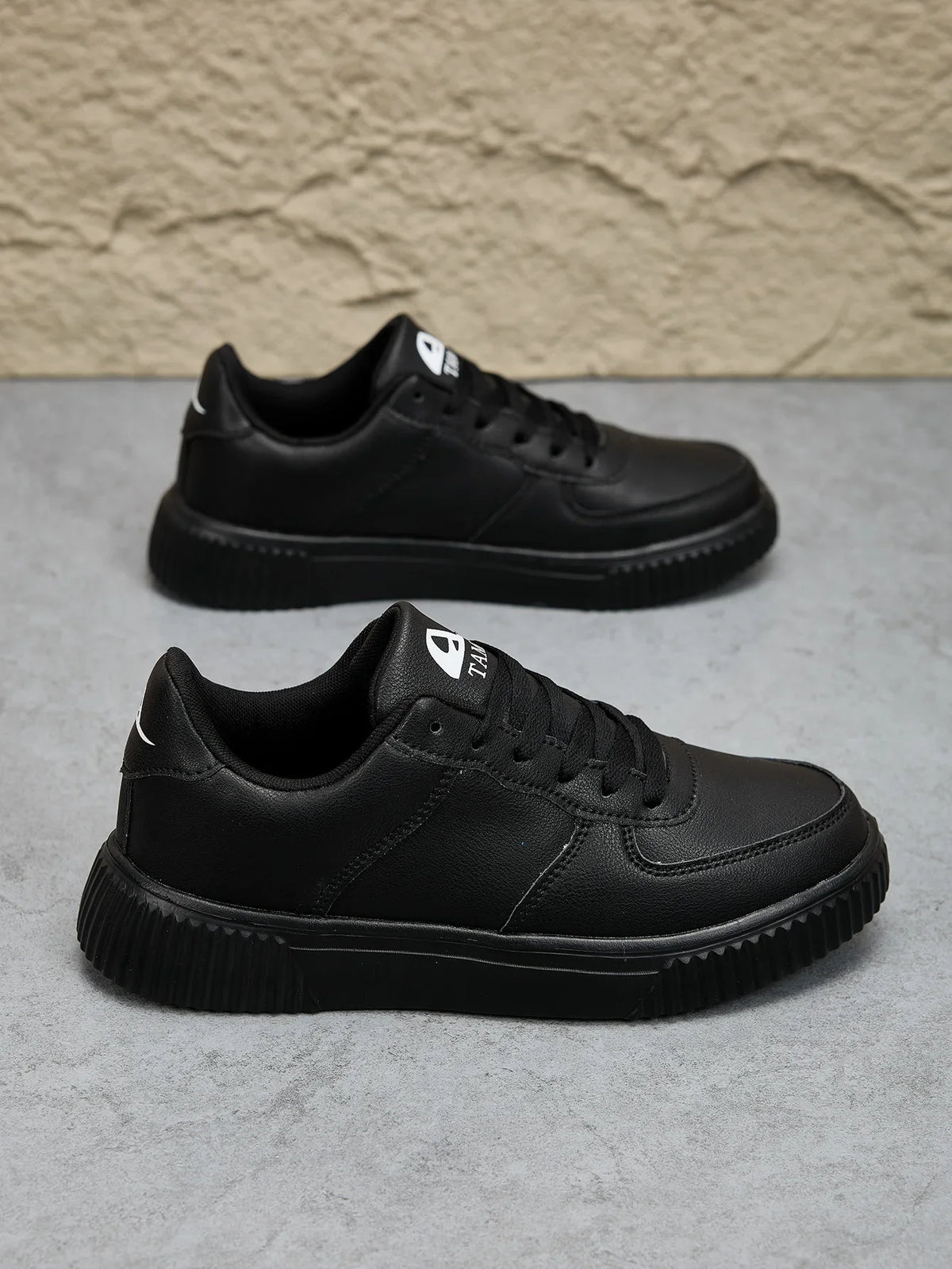 Fashion Leather Men White Sneakers Breathable Comfort Classic Casual Shoes Mens Women Outdoor Walking Shoes Couple Footwear Size