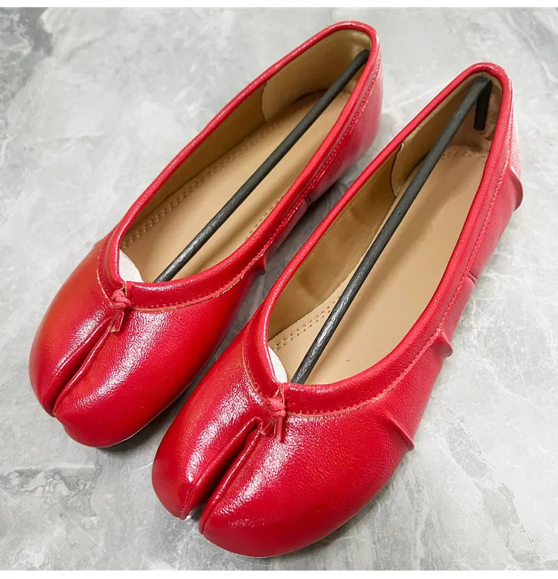 Split Toe Women Ballet Flats Fashion Tabi Shoes Casual Slip-on Loafers Ladies Pleated Leather Espadrilles Zapatillas Mujer
