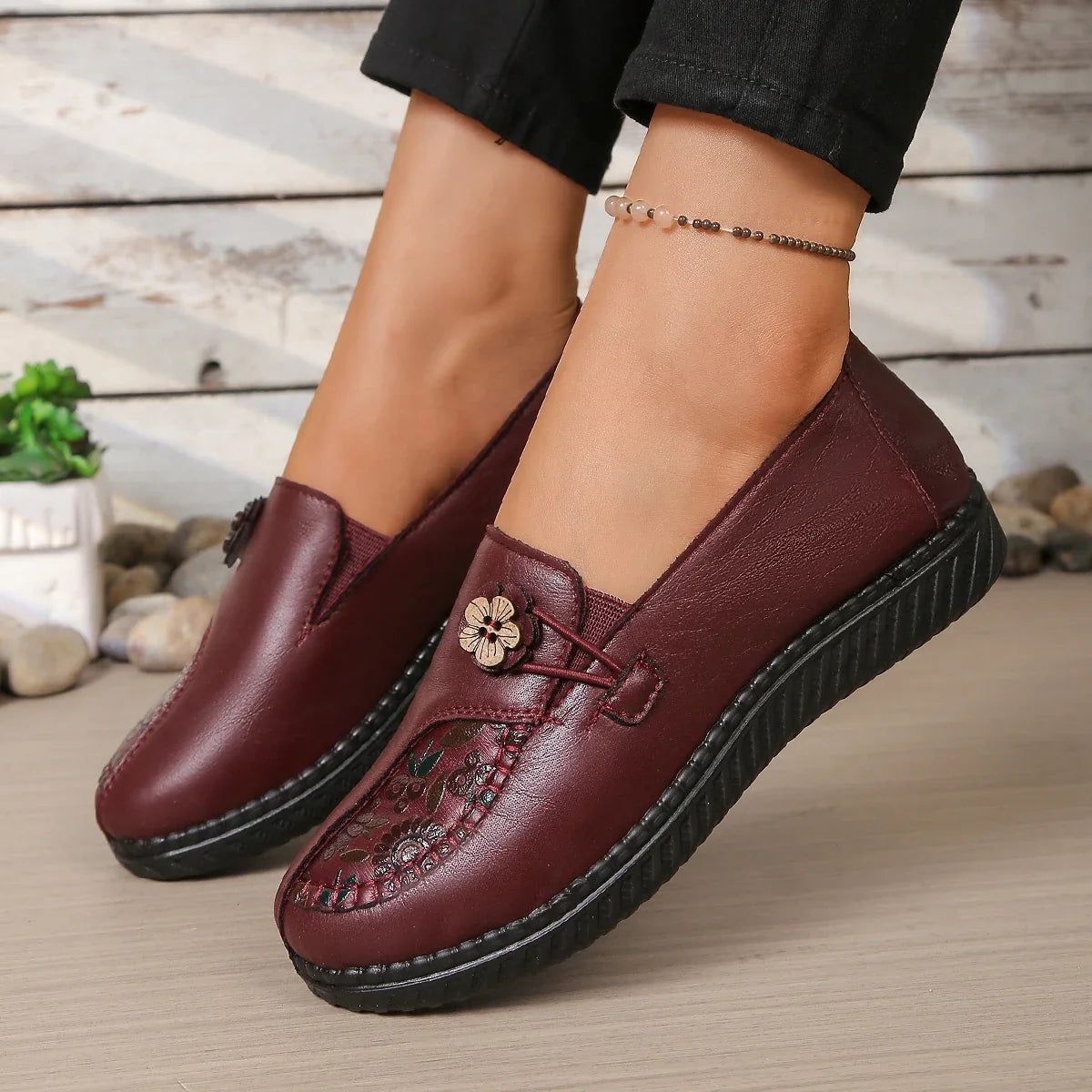 Women's Spring Autumn Leather Loafers Floral Embossed Slip‑On Flats Anti‑Slip Comfort Casual Mom Daily Walking Free Shipping