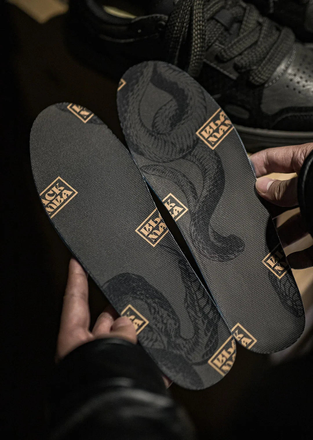 Maden Casual Snake Year Black Mamba Men's Sneakers Low-Top Flat Sole Versatile Black Shoes for Spring Autumn Skateboarding Shoes