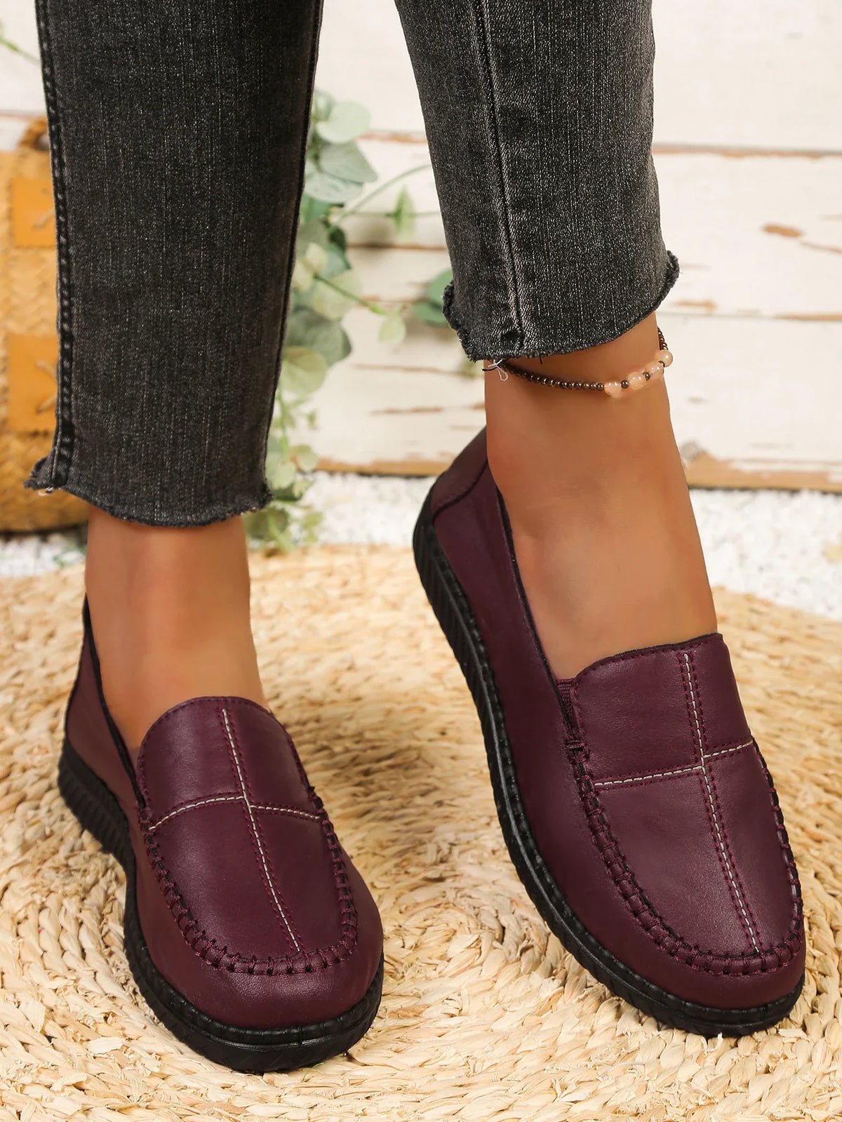 Women's Spring Autumn Leather Loafers Floral Embossed Slip‑On Flats Anti‑Slip Comfort Casual Mom Daily Walking Free Shipping