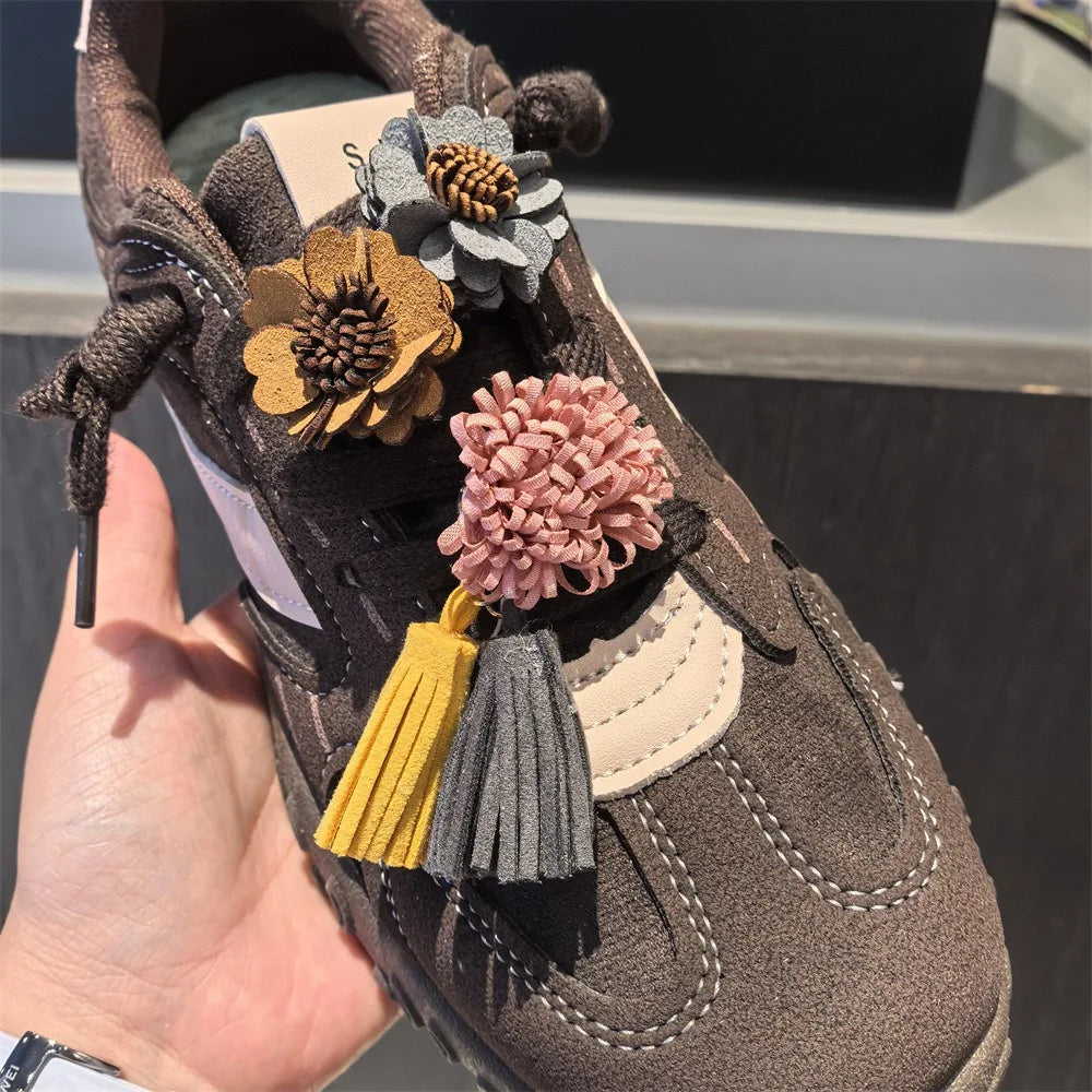 1Pcs Autumn Winter Maillard Tassel Pendant Shoe Charms Leather Flower Shoelace Buckle Sports Shoe Decoration Accessory Buckle
