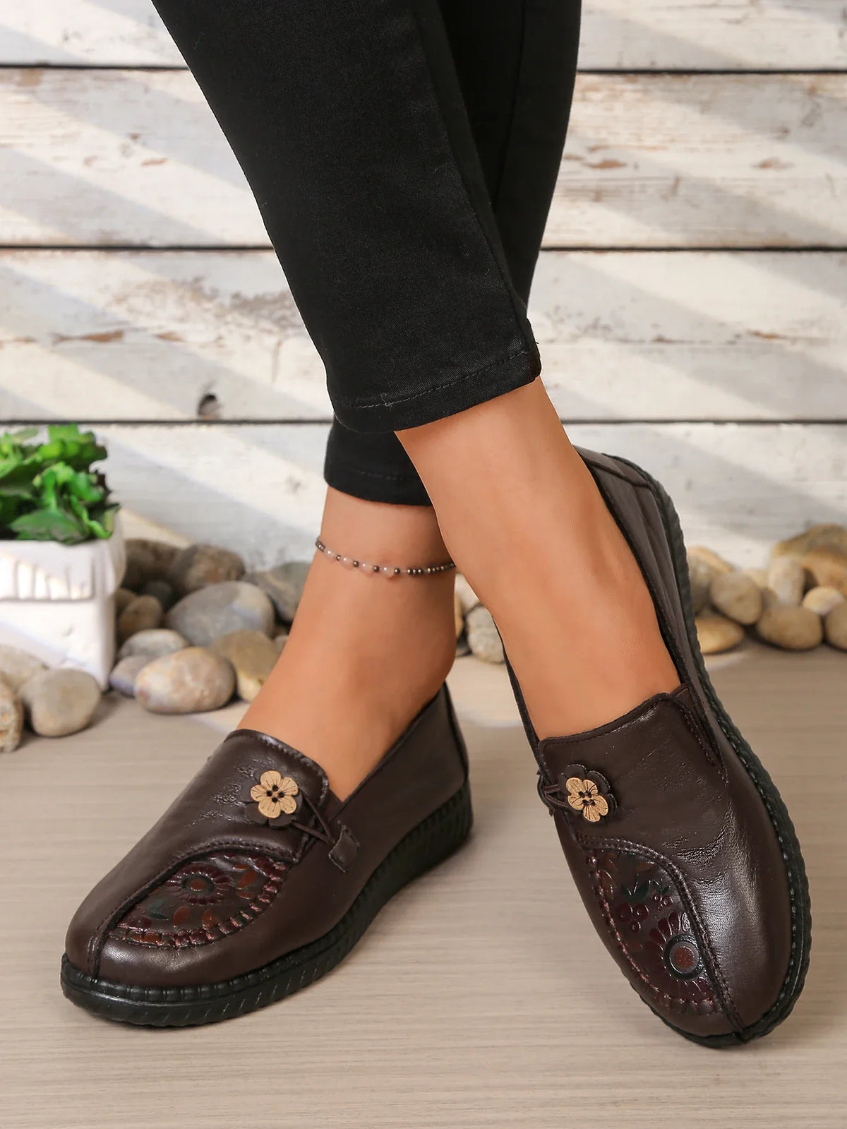 Women's Spring Autumn Leather Loafers Floral Embossed Slip‑On Flats Anti‑Slip Comfort Casual Mom Daily Walking Free Shipping