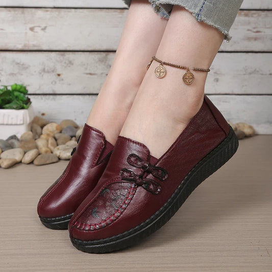 Women's Leather Flat Shoes, Spring and Autumn Women's Loafers, Single Classic Mom Shoes, Anti-Slip Comfortable and Free Shipping