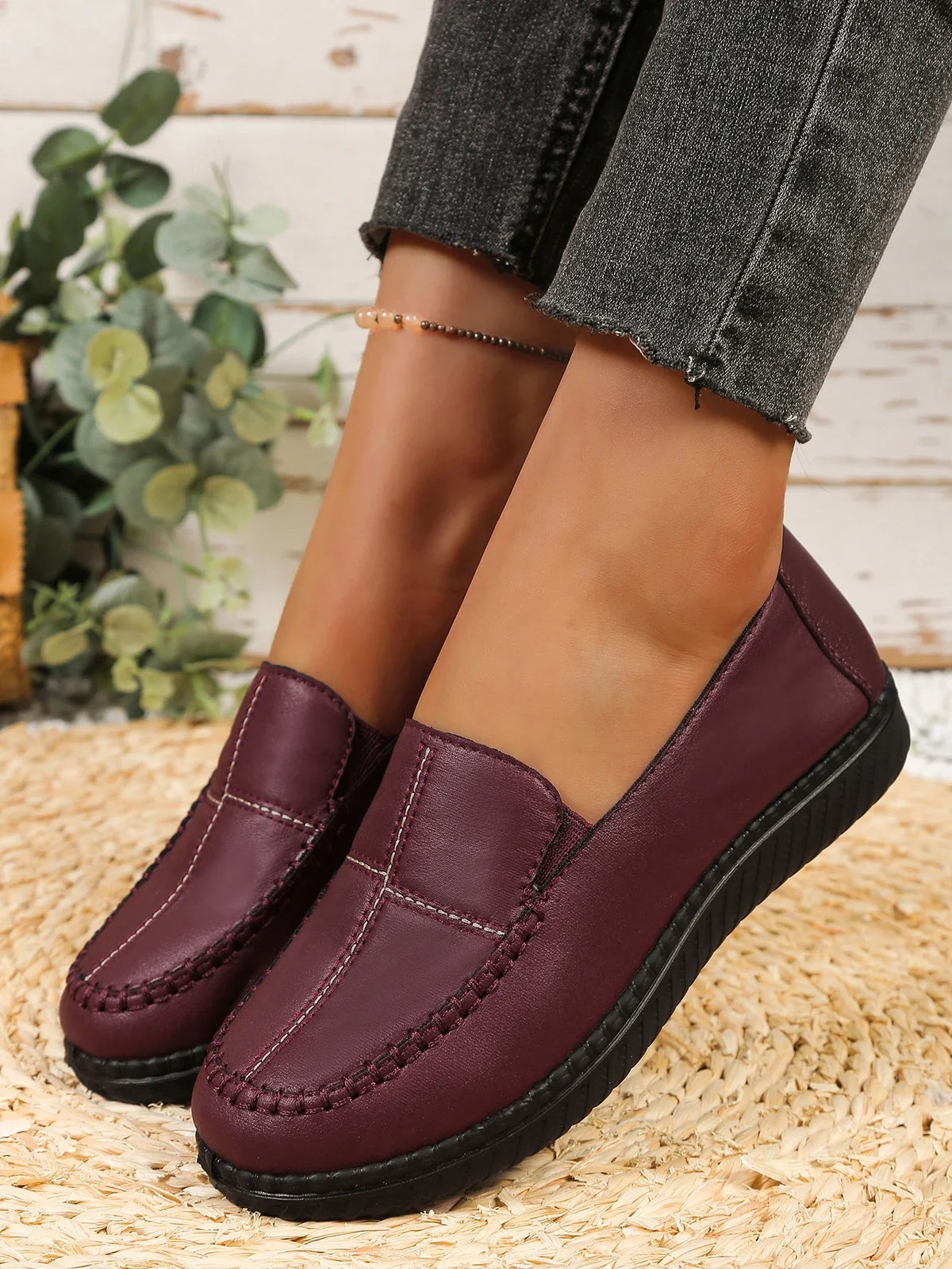 Women's Spring Autumn Leather Loafers Floral Embossed Slip‑On Flats Anti‑Slip Comfort Casual Mom Daily Walking Free Shipping