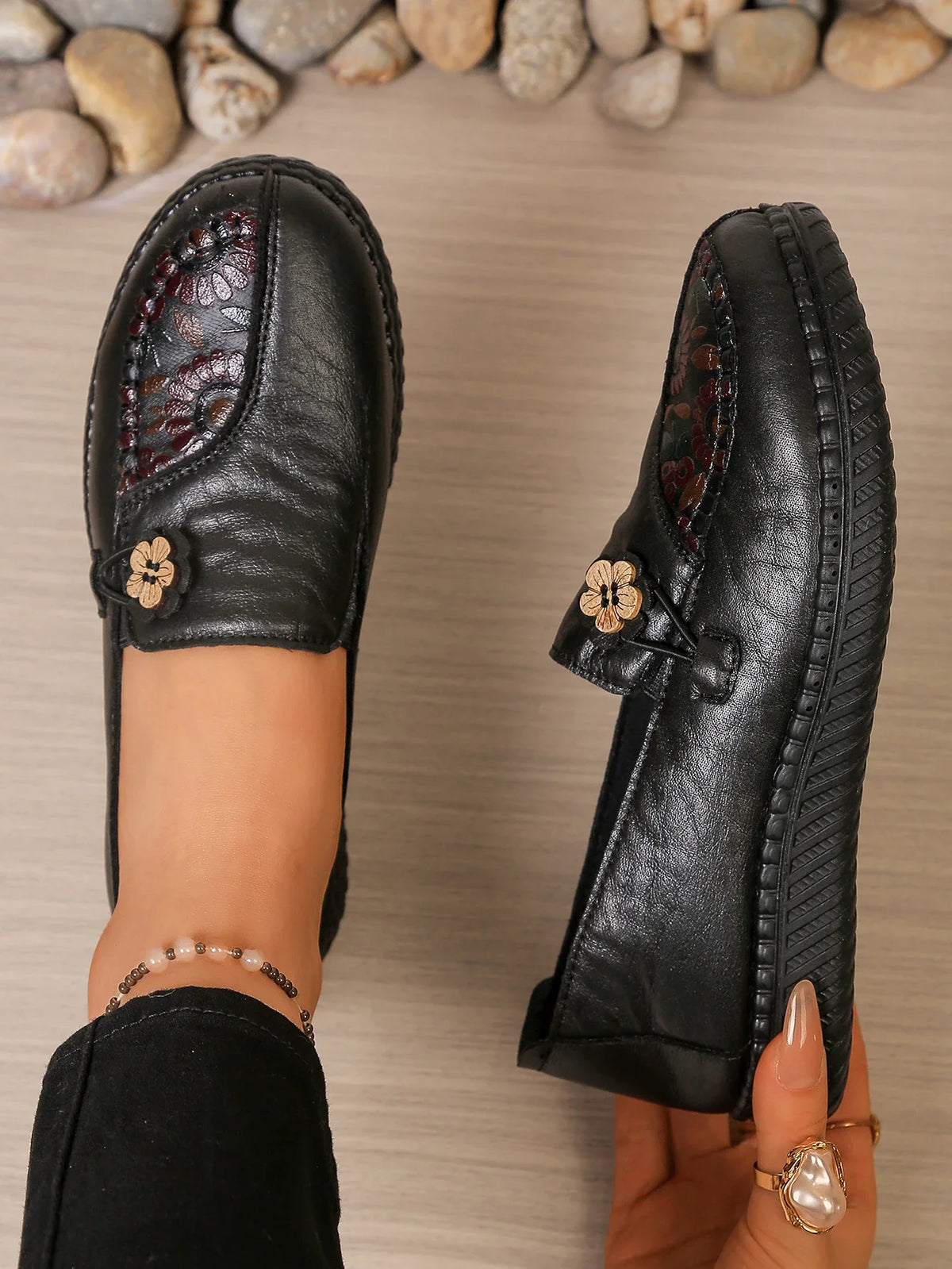 Women's Spring Autumn Leather Loafers Floral Embossed Slip‑On Flats Anti‑Slip Comfort Casual Mom Daily Walking Free Shipping