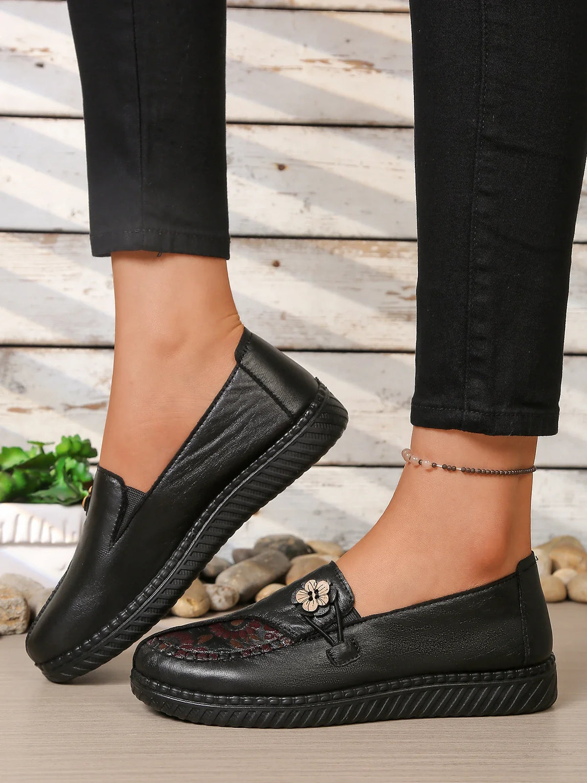Women's Spring Autumn Leather Loafers Floral Embossed Slip‑On Flats Anti‑Slip Comfort Casual Mom Daily Walking Free Shipping