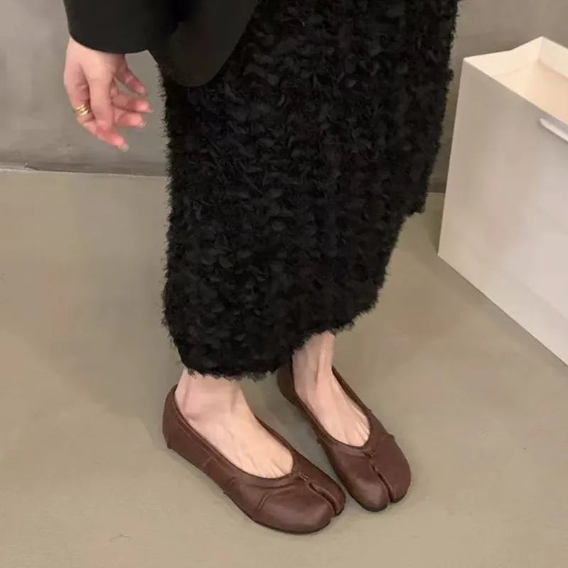 Split Toe Women Ballet Flats Fashion Tabi Shoes Casual Slip-on Loafers Ladies Pleated Leather Espadrilles Zapatillas Mujer