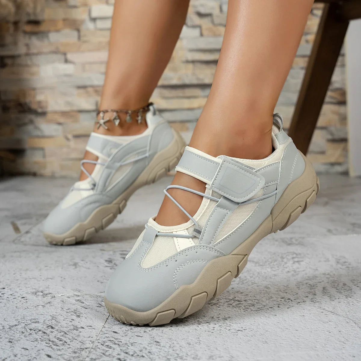 Fashionable  Bestselling New Comfortable Women's Shoes Spring and Autumn Elegant and Sexy Running Sports and Leisure Shoes