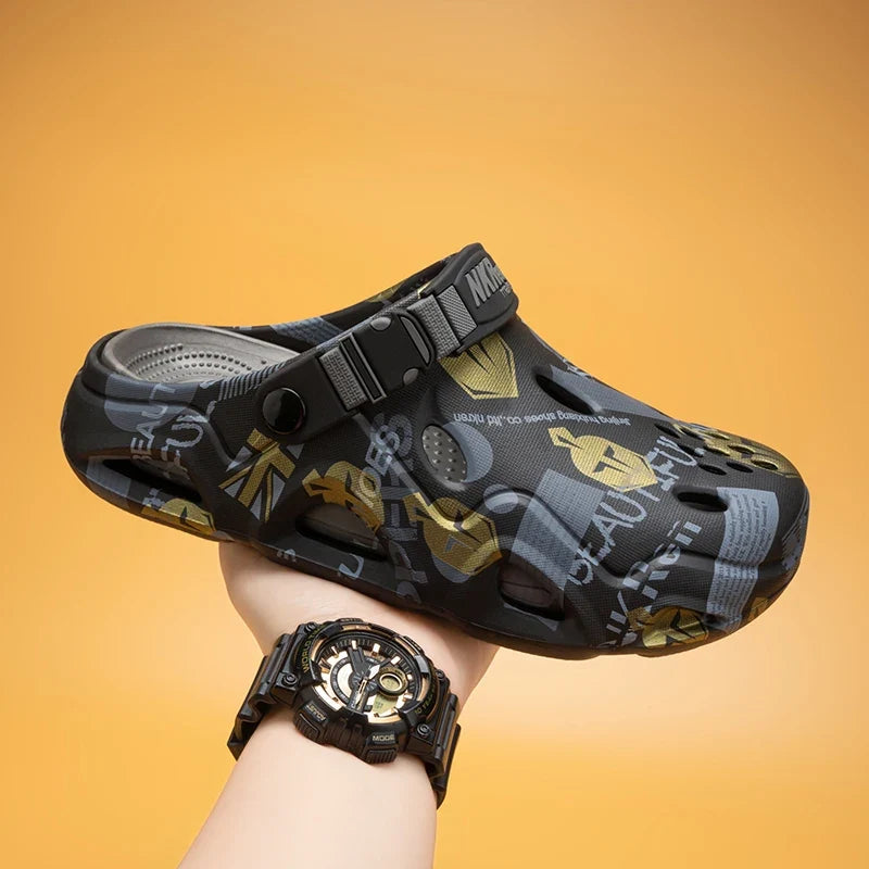 Casual Clogs Men 2026 New Trendy Summer Beach Sandals for Men Thick-bottom EVA Garden Shoes Closed-toe Fashion Slippers for Men