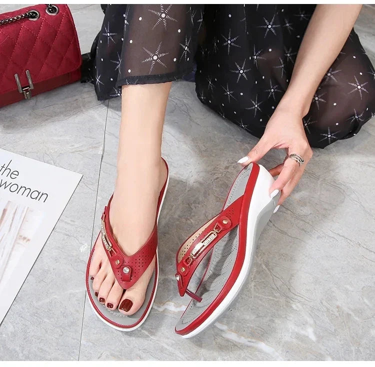 2023 Women's Slippers Summer New Fashion Metal Button Slides Shoes Wedge Beach Sandals Women Outside Platform Leisure Flip Flops