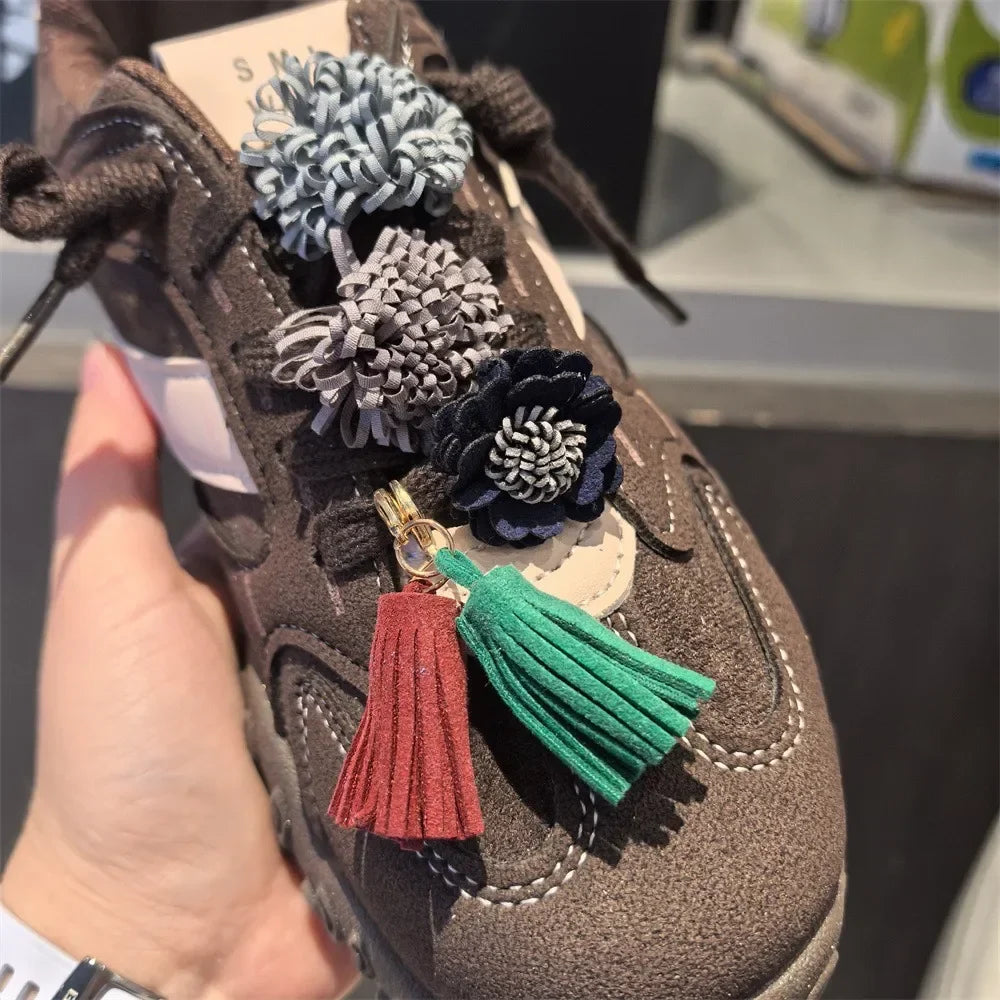 1Pcs Autumn Winter Maillard Tassel Pendant Shoe Charms Leather Flower Shoelace Buckle Sports Shoe Decoration Accessory Buckle