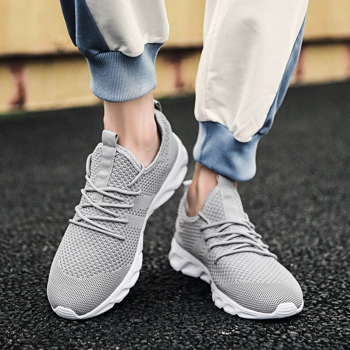 Breathable Men's Sneaker Casual Antiskid and Wear-resistant Jogging Men Sport Shoes Hot Sale Light Man Running Comfortable