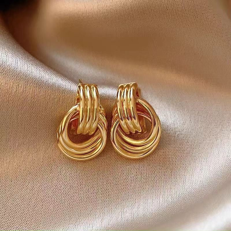 Exaggerated Geometry Earrings Metal Winding Twist Stud Earrings