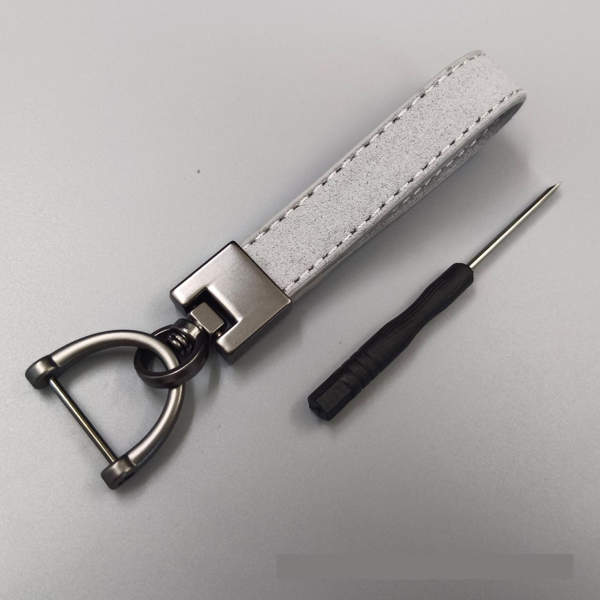 Fashion Creative Car Metal Keychains Pendant