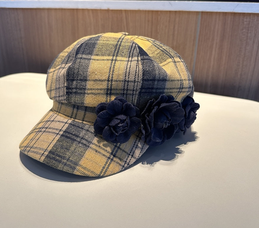 The Checkered Beret Keeps Warm In Autumn And Winter