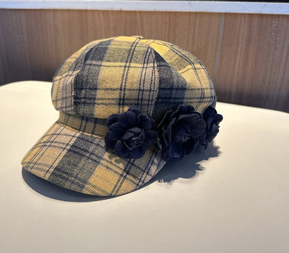 The Checkered Beret Keeps Warm In Autumn And Winter