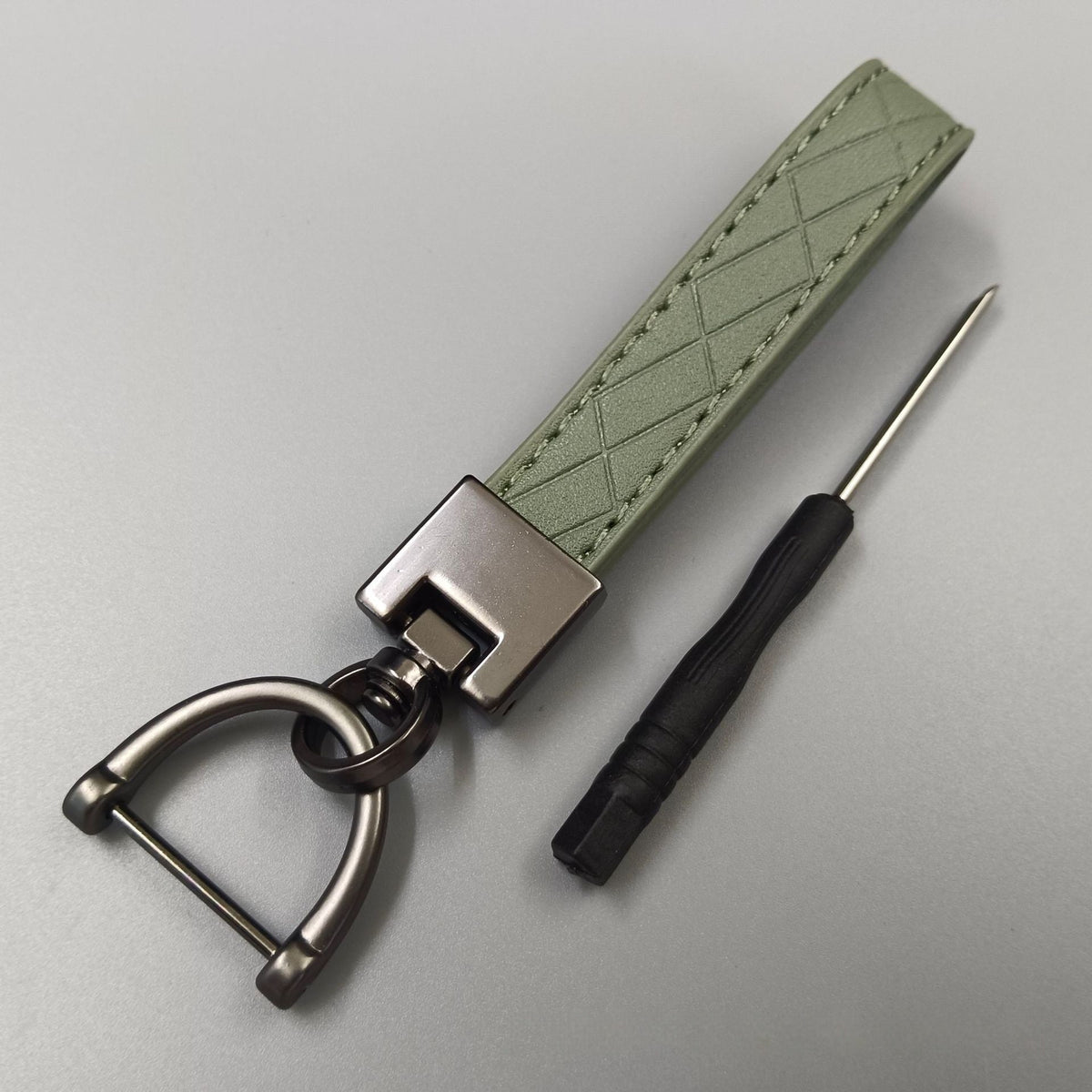 Fashion Creative Car Metal Keychains Pendant