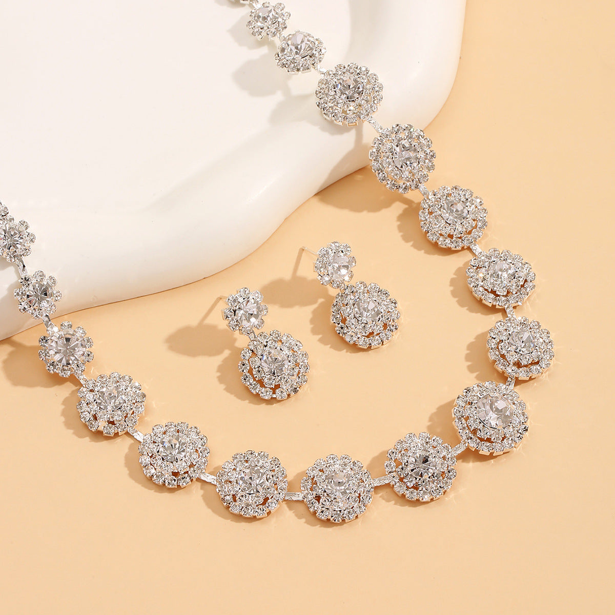 Popular Luxury Round Rhinestone Quartz Necklace And Earring Suit