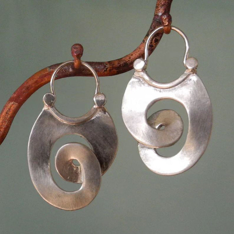 Simple Geometric Gypsy Curved Metal Ear Ring